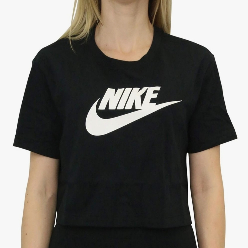 Nwt Nike Black Crop Short Sleeve Tee